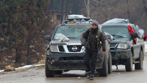 Un combatiente rebelde durante su evacuación del este de la ciudad de Alepo, ya en manos del régimen sirio.-REUTERS/Ammar Abdullah Un combatiente rebelde durante su evacuación del este de la ciudad de Alepo, ya en manos del régimen sirio.-REUTERS/Ammar Abdullah