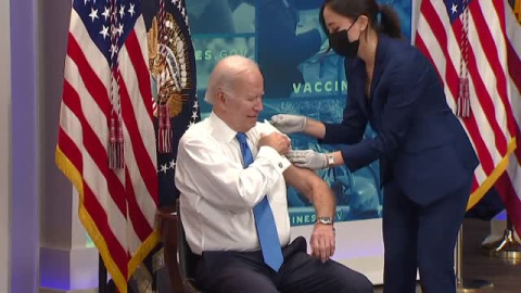 Joe Biden recibe la tercera dosis de la vacuna contra el Covid-19 Joe Biden recibe la tercera dosis de la vacuna contra el Covid-19