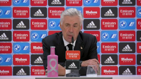 Ancelotti: "No hay mano, se lo han inventado" Ancelotti: "No hay mano, se lo han inventado"
