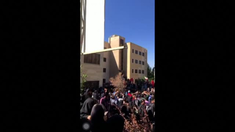 Las protestas contra el régimen iraní continúan con acciones en la universidad Las protestas contra el régimen iraní continúan con acciones en la universidad