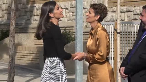 La Reina Letizia vuelve a sorprender con su estilismo La Reina Letizia vuelve a sorprender con su estilismo