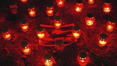 Vista del homenaje a las víctimas del avión Tu-154 en Sochi. EFE/Yevgeny Reutov Vista del homenaje a las víctimas del avión Tu-154 en Sochi. EFE/Yevgeny Reutov