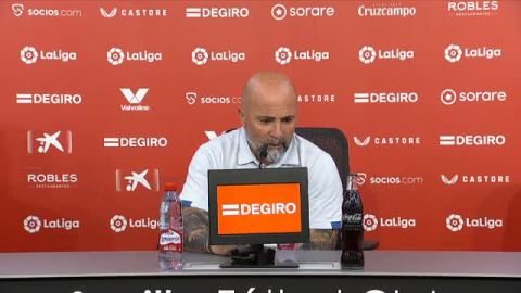 El Sevilla cae en casa ante la Real Sociedad tras sufrir dos expulsiones El Sevilla cae en casa ante la Real Sociedad tras sufrir dos expulsiones