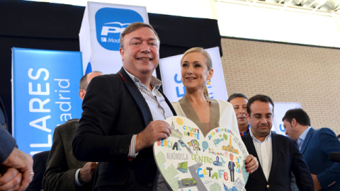 El senador del PP y exalcade de Getafe, Juan Soler, junto a la presidenta de la Comunidad de Madrid, Cristina Cifuentes, en una imagen de archivo.- PP El senador del PP y exalcade de Getafe, Juan Soler, junto a la presidenta de la Comunidad de Madrid, Cristina Cifuentes, en una imagen de archivo.- PP