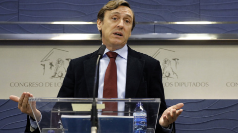 El portavoz del PP en el Congreso, Rafael Hernando, durante la rueda de prensa ofrecida tras la reunión que el grupo parlamentario popular ha celebrado en el Congreso. EFE/Juan Carlos Hidalgo El portavoz del PP en el Congreso, Rafael Hernando, durante la rueda de prensa ofrecida tras la reunión que el grupo parlamentario popular ha celebrado en el Congreso. EFE/Juan Carlos Hidalgo