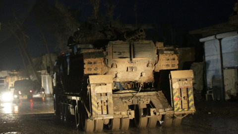 Un vehículo militar turco en la ciudad siria de al-Rai town, al norte de la provincia de Alepo. REUTERS/Khalil Ashawi Un vehículo militar turco en la ciudad siria de al-Rai town, al norte de la provincia de Alepo. REUTERS/Khalil Ashawi