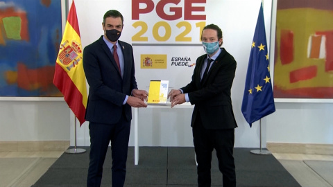 Pedro Sánchez y Pablo Iglesias presentan los nuevos PGE Pedro Sánchez y Pablo Iglesias presentan los nuevos PGE