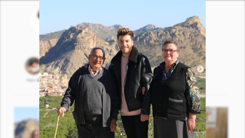 Blas Cantó, "roto de dolor" tras perder a su abuela Blas Cantó, "roto de dolor" tras perder a su abuela