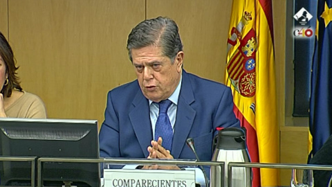 Trillo afirma que sí percibió "retribuciones complementarias" Trillo afirma que sí percibió "retribuciones complementarias"