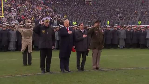 Trump ya luce la gorra de "Keep America Great" Trump ya luce la gorra de "Keep America Great"