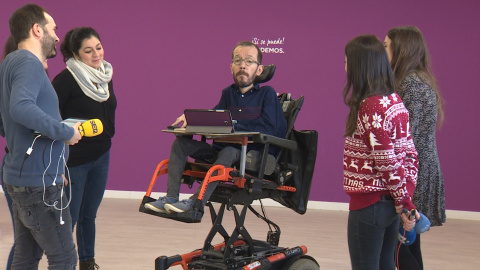 Echenique ofrece declaraciones en la sede de Podemos Echenique ofrece declaraciones en la sede de Podemos