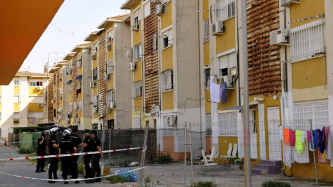 Imagen de archivo de una calle de la urbanización conocida como "las 3.000 viviendas", donde se han producido los hechos. EFE Imagen de archivo de una calle de la urbanización conocida como "las 3.000 viviendas", donde se han producido los hechos. EFE