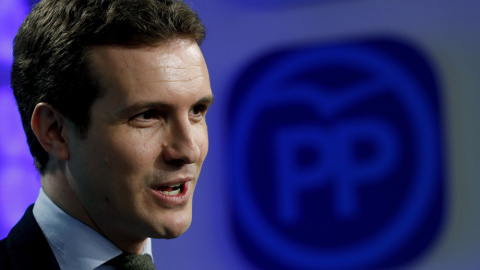 El vicesecretario de Comunicación del PP, Pablo Casado, durante la rueda de prensa ofrecida en la sede del partido, en Madrid. EFE/Chema Moya