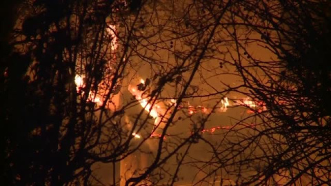 Los incendios forestales a las afueras de Atenas siguen avanzando Los incendios forestales a las afueras de Atenas siguen avanzando