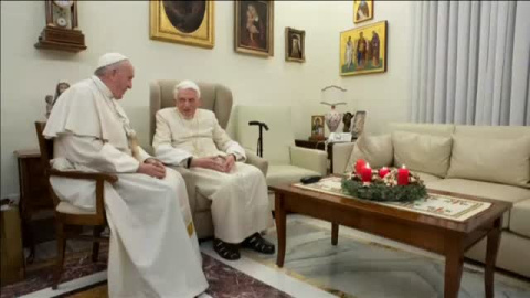 El Papa Francisco visita a Benedicto XVI por Navidad El Papa Francisco visita a Benedicto XVI por Navidad