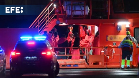 Salvamento lleva a Lanzarote a 42 personas de 2 lanchas Salvamento lleva a Lanzarote a 42 personas de 2 lanchas