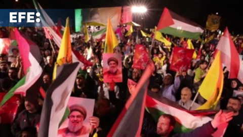 Iraníes en Teherán celebran el ataque con misiles contra Israel Iraníes en Teherán celebran el ataque con misiles contra Israel