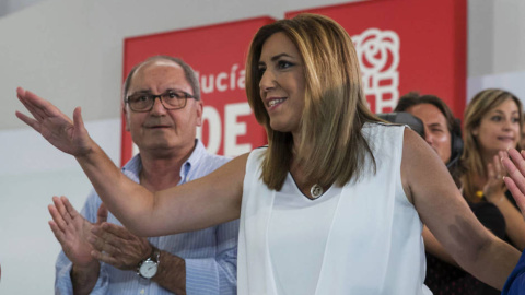 La secretaria general del PSOE-A y presidenta andaluza, Susana Díaz, junto al secretario de Organización, Juan Cornejo. (EFE) La secretaria general del PSOE-A y presidenta andaluza, Susana Díaz, junto al secretario de Organización, Juan Cornejo. (EFE)