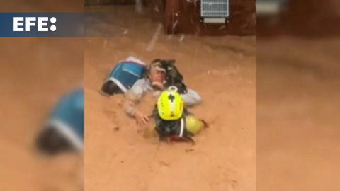 Al menos 51 fallecidos por las inundaciones en Valencia Al menos 51 fallecidos por las inundaciones en Valencia