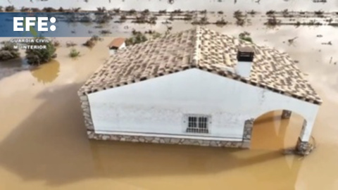 La Guardia Civil utiliza drones en Utiel (Valencia) para la búsqueda de desaparecidos La Guardia Civil utiliza drones en Utiel (Valencia) para la búsqueda de desaparecidos