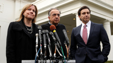 Trump insta a las empresas de automóviles a crear nuevas plantas en EEUU y "contratar estadounidenses". REUTERS