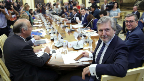 Fernández de Vigo en una reunión con los consejeros de educación autonómicos /EFE Fernández de Vigo en una reunión con los consejeros de educación autonómicos /EFE