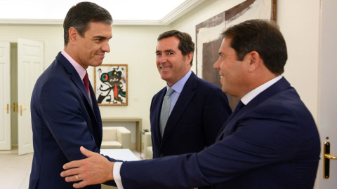 El presidente del Gobierno, Pedro Sánchez, con los responsables de la CEOE y Cepyme, Antonio Garamendi y Gerardo Cuerva, en el Palacio de la Moncloa. FOTO: Borja Puig de la Bellacasa/Pool Moncloa El presidente del Gobierno, Pedro Sánchez, con los responsables de la CEOE y Cepyme, Antonio Garamendi y Gerardo Cuerva, en el Palacio de la Moncloa. FOTO: Borja Puig de la Bellacasa/Pool Moncloa