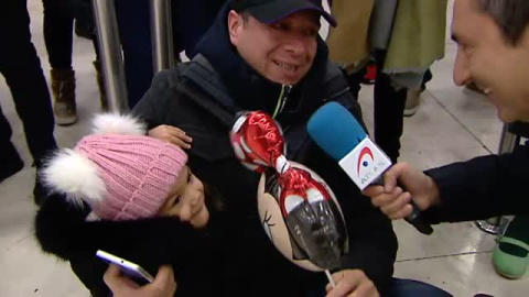 Lágrimas de alegría y abrazos eternos por Navidad Lágrimas de alegría y abrazos eternos por Navidad