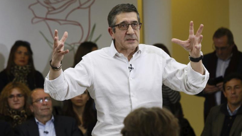 El exlehendakari y aspirante a secretario general del PSOE, Patxi López, celebra un acto con militantes madrileños hoy en Fuenlabrada, Madrid. EFE/Fernando Alvarado El exlehendakari y aspirante a secretario general del PSOE, Patxi López, celebra un acto con militantes madrileños hoy en Fuenlabrada, Madrid. EFE/Fernando Alvarado