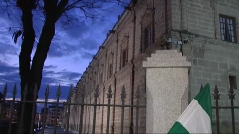 Concentración del SAT a las puertas del Parlamento andaluz Concentración del SAT a las puertas del Parlamento andaluz