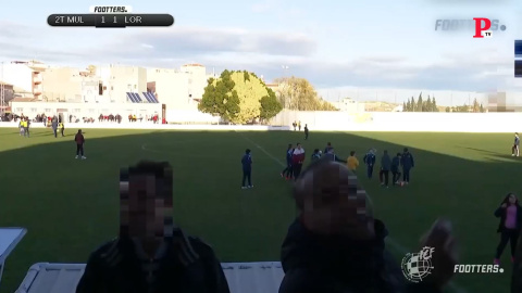 Una operadora de cámara, acosada y vejada mientras graba un partido de fútbol Una operadora de cámara, acosada y vejada mientras graba un partido de fútbol