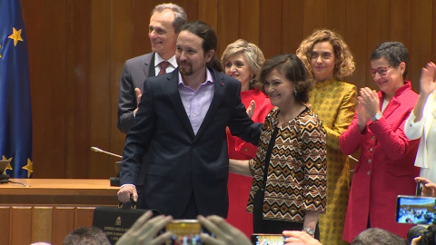 Iglesias recibe entre gritos de '¡Sí se puede!' su cartera Iglesias recibe entre gritos de '¡Sí se puede!' su cartera