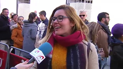 Cádiz se inunda de erizos y coplas para dar la bienvenida al Carnaval Cádiz se inunda de erizos y coplas para dar la bienvenida al Carnaval