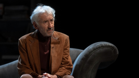 El actor José Sacristán, durante el ensayo de la obra de teatro 'Señora de rojo sobre fondo gris'. En Tomares (Sevilla, Andalucía, España), a 05 de noviembre de 2020.- María José López / Europa Press El actor José Sacristán, durante el ensayo de la obra de teatro 'Señora de rojo sobre fondo gris'. En Tomares (Sevilla, Andalucía, España), a 05 de noviembre de 2020.- María José López / Europa Press