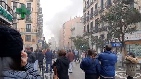 Una fuerte explosión en la calle Toledo de Madrid destruye tres plantas de un edificio Una fuerte explosión en la calle Toledo de Madrid destruye tres plantas de un edificio