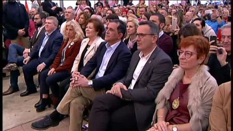 Sánchez califica a la derecha de "radicalizada" y "decadente" Sánchez califica a la derecha de "radicalizada" y "decadente"