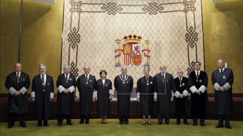 Los doce miembros actuales del Tribunal Constitucional. Los doce miembros actuales del Tribunal Constitucional.