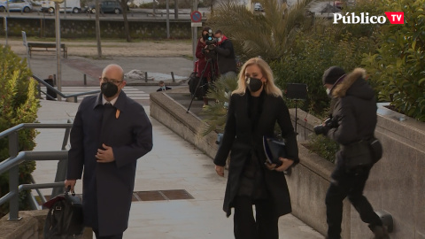 Cifuentes se defiende echando balones fuera Cifuentes se defiende echando balones fuera