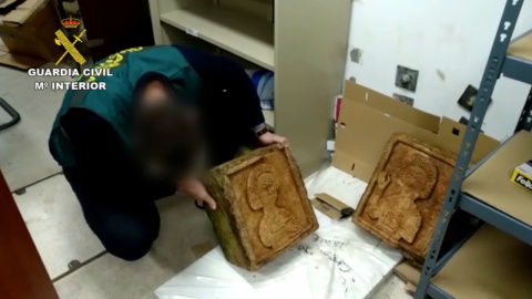 Devueltos a España dos relieves visigodos robados en 2004 Devueltos a España dos relieves visigodos robados en 2004