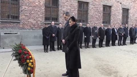 Los Reyes visitan el campo de exterminio de Auschwitz Los Reyes visitan el campo de exterminio de Auschwitz