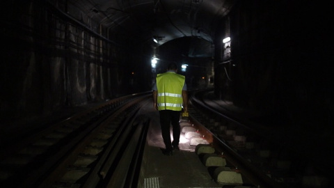 El túnel on va descarrilar el metro. LA ESTRATEGIA DEL SILENCIO El túnel on va descarrilar el metro. LA ESTRATEGIA DEL SILENCIO