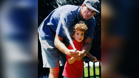 Alessandro Lequio comparte uno de sus recuerdos con su hijo Aless Alessandro Lequio comparte uno de sus recuerdos con su hijo Aless
