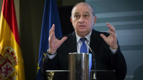 El ministro del Interior en funciones, Jorge Fernández Díaz, en una rueda de prensa en la sede de su departamento.- EFE El ministro del Interior en funciones, Jorge Fernández Díaz, en una rueda de prensa en la sede de su departamento.- EFE