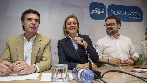 María Dolores de Cospedal, junto al exministro José Manuel Soria y el ahora candidato a presidir el PP canario Asier Antoná. Archivo EFE María Dolores de Cospedal, junto al exministro José Manuel Soria y el ahora candidato a presidir el PP canario Asier Antoná. Archivo EFE