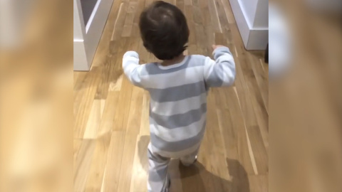 El hijo de Fran Rivera ya anda, tras un día en el acuario El hijo de Fran Rivera ya anda, tras un día en el acuario