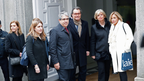 El expresident de la Generalitat Artur Mas, acompañado por las exconselleras Irene Rigau y Joana Ortega, a su llegada al Tribunal Supremo para declarar como testigo en la segunda jornada del juicio al diputado de PDeCAT y exconseller de Pre El expresident de la Generalitat Artur Mas, acompañado por las exconselleras Irene Rigau y Joana Ortega, a su llegada al Tribunal Supremo para declarar como testigo en la segunda jornada del juicio al diputado de PDeCAT y exconseller de Pre