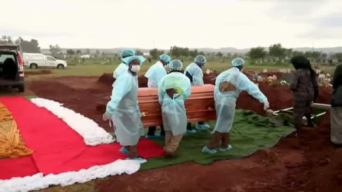 África se acerca a los 100 mil muertos por coronavirus África se acerca a los 100 mil muertos por coronavirus