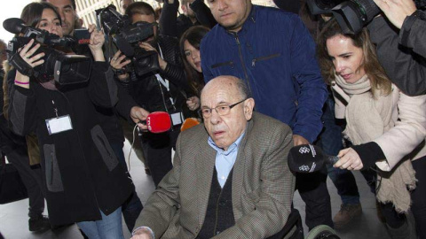 El expresidente del Palau de la Música Félix Millet, a u llegada a la Ciutat de la Justicia donde eL juicio por el expolio del Palau de la Música. | MARTA PÉREZ (EFE) El expresidente del Palau de la Música Félix Millet, a u llegada a la Ciutat de la Justicia donde eL juicio por el expolio del Palau de la Música. | MARTA PÉREZ (EFE)