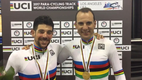 Ignacio Ávila i Joan Font, després de proclamar-se campions del món a Los Angeles la setmana passada / Unió Ciclista Internacional. Ignacio Ávila i Joan Font, després de proclamar-se campions del món a Los Angeles la setmana passada / Unió Ciclista Internacional.