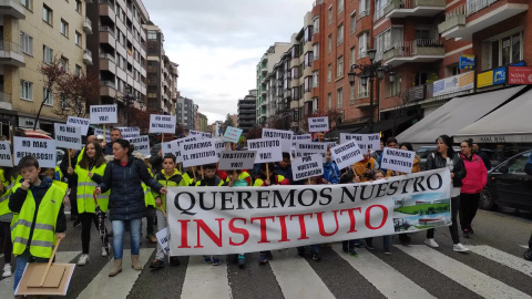 Vecinos de La Florida se movilizan para reclamar construcción de Instituto Vecinos de La Florida se movilizan para reclamar construcción de Instituto